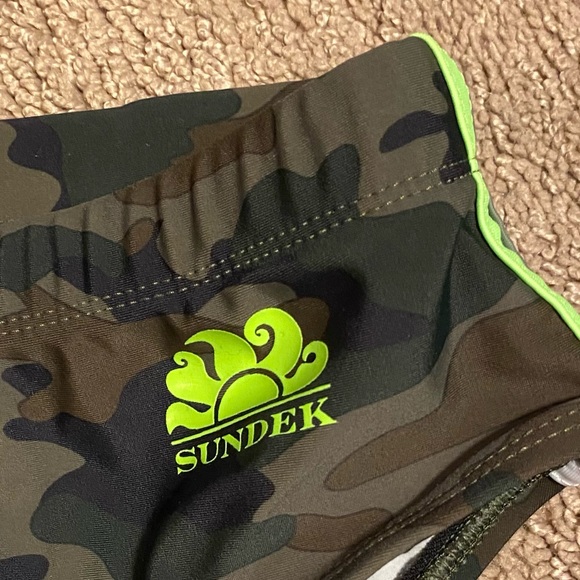 Sundek mens camo swim brief F 105 I 56 (3X) US 40 D 9 GB 42 - Picture 6 of 6